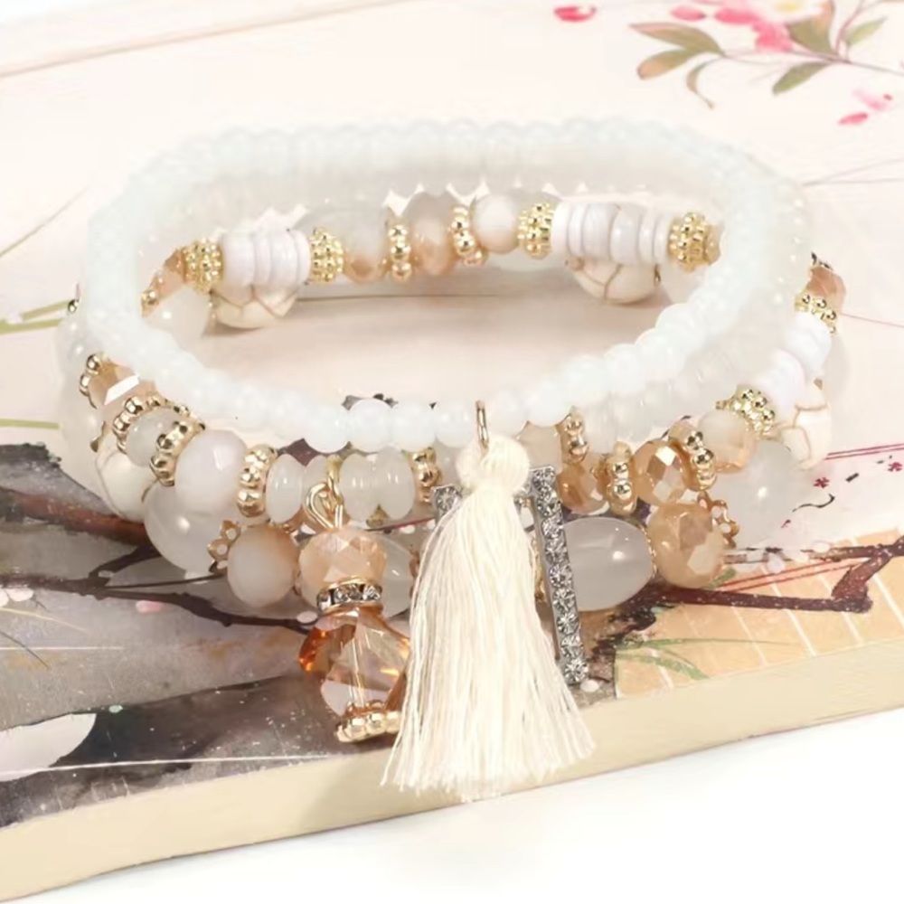 Pure white -rose stack bracelet - Picture 3 of 4